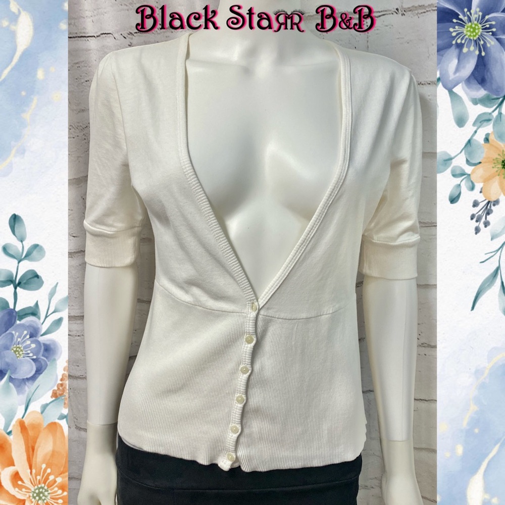 White cotton half button down 3/4” sleeve sweater cardigan by Paraphrase. Sz Sm